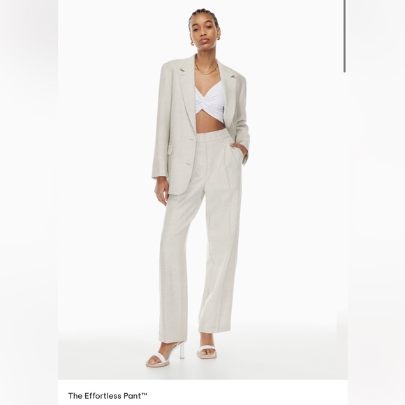 Aritizia Effortless Pant
Heather Cloud White - Picture 3 of 5